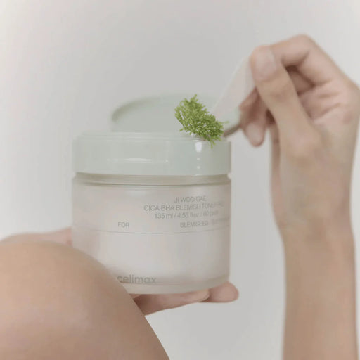 *Ji Woo Gae* - Almohadillas Exfoliantes CICA BHA Blemish Toner Pad - 60 pads - Celimax - 2