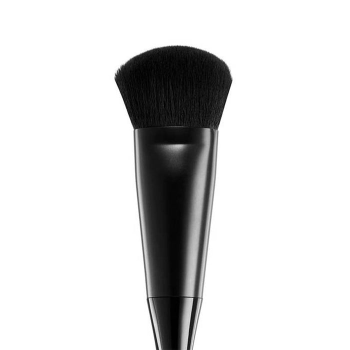 Brocha de Maquillaje Fluído en ángulo - Buffing Brush - Professional Makeup - Nyx - 2